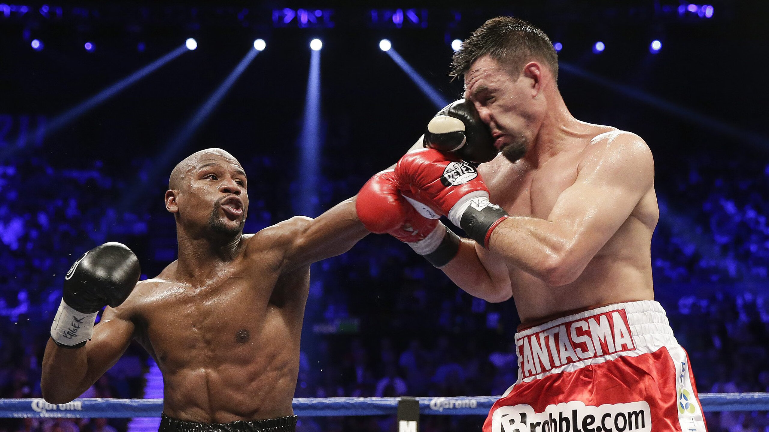 世界杯预选赛:德国重新启用传统中锋定位 高空优势显著